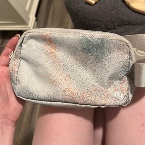 Lululemon everywhere belt bag